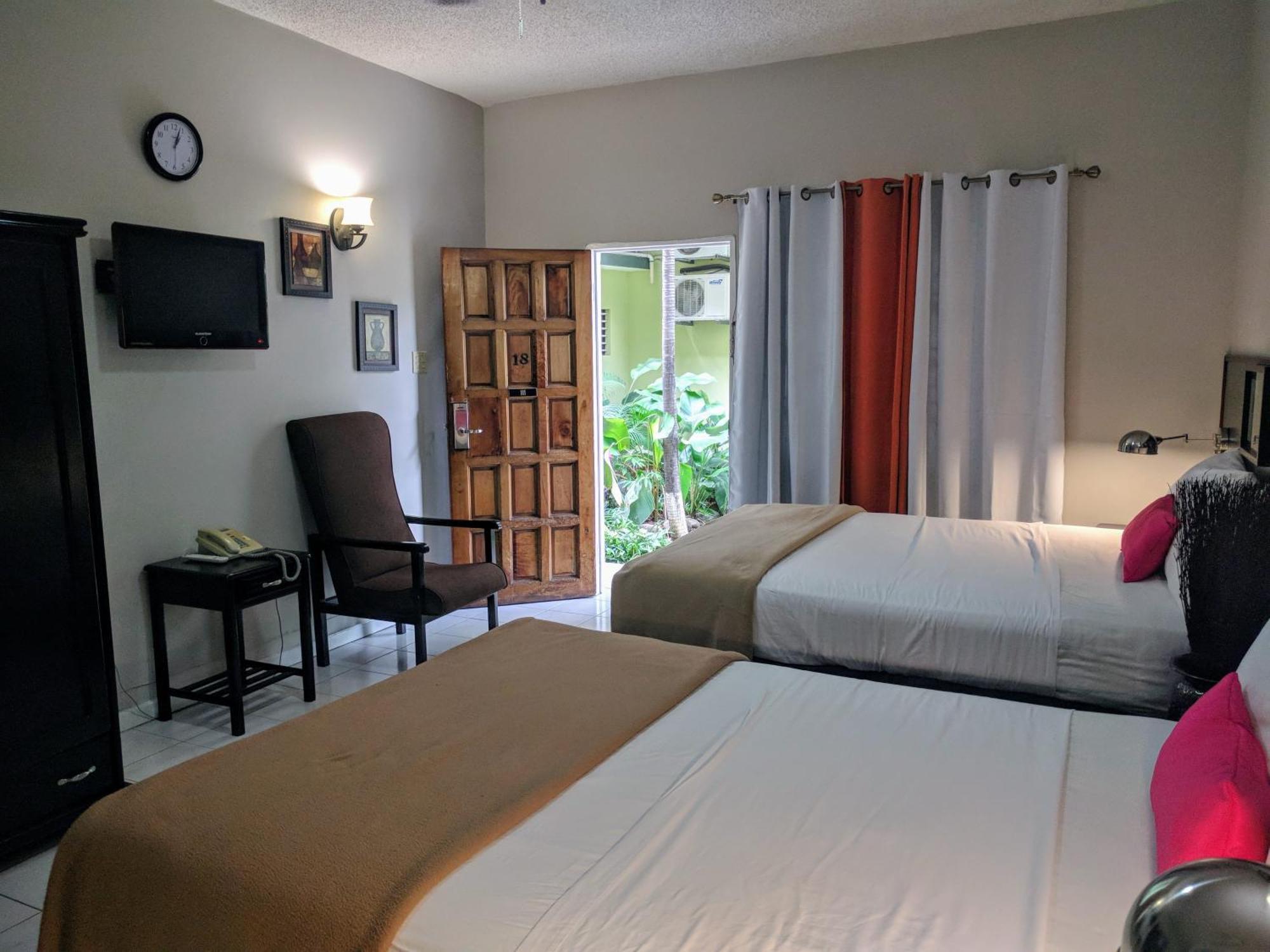 Christar Villas Hotel Kingston Buitenkant foto