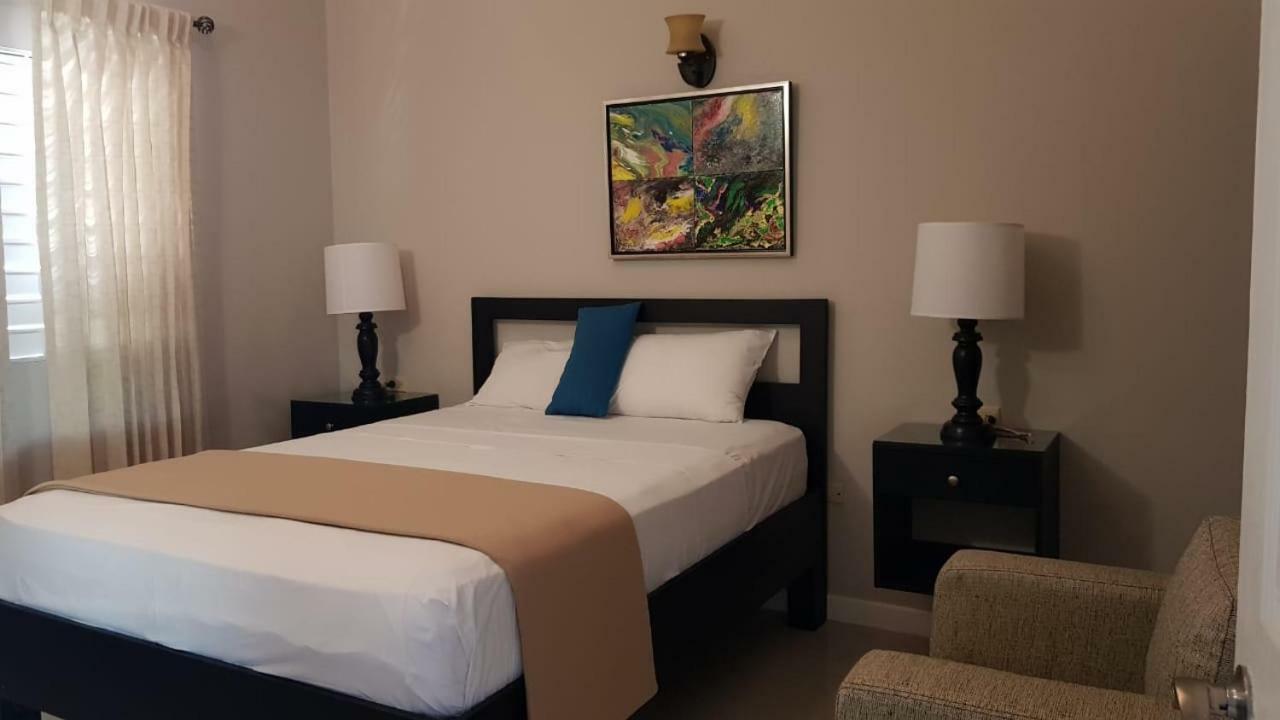Christar Villas Hotel Kingston Buitenkant foto