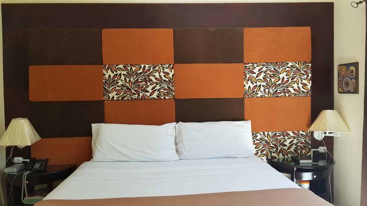 Christar Villas Hotel Kingston Buitenkant foto