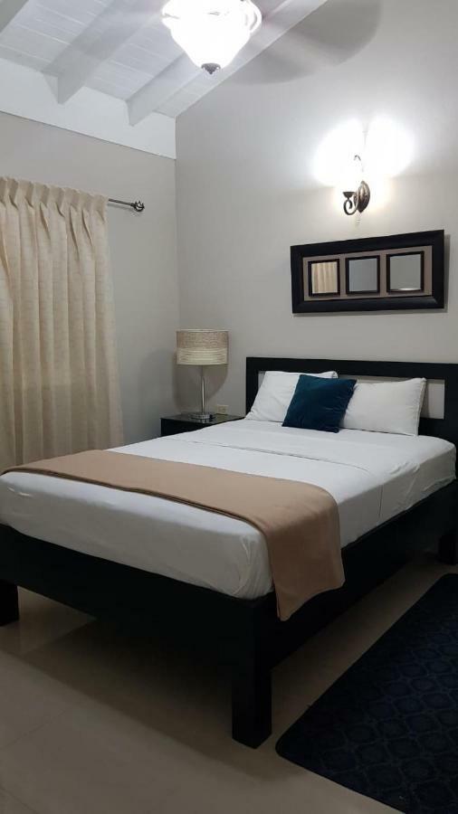 Christar Villas Hotel Kingston Buitenkant foto
