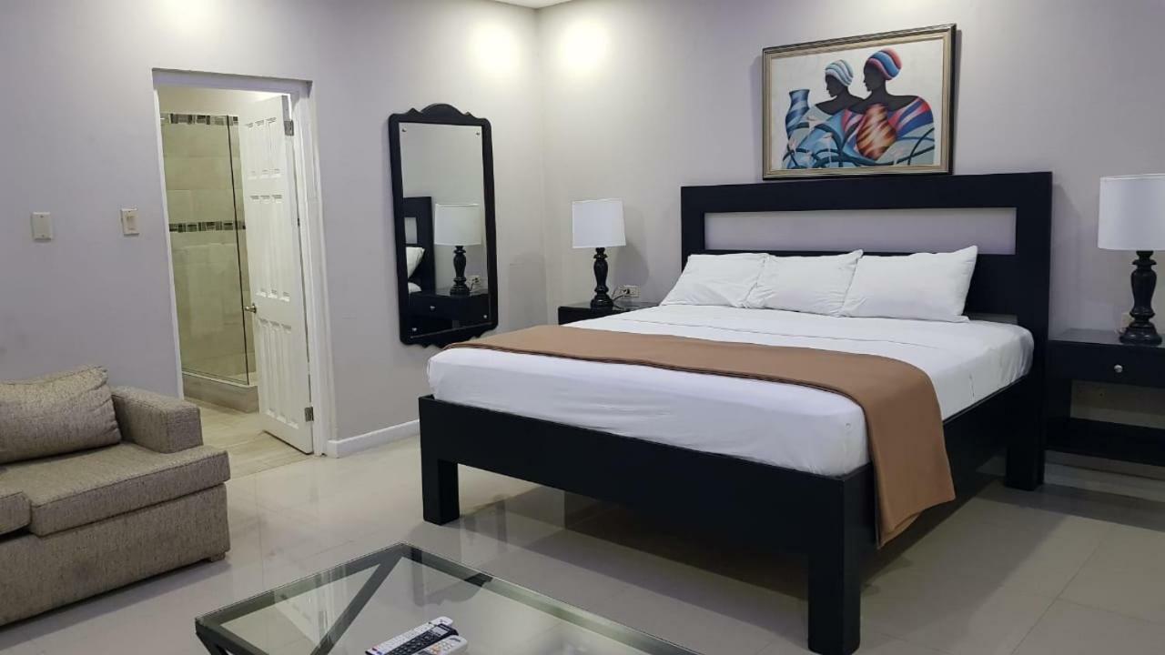 Christar Villas Hotel Kingston Buitenkant foto